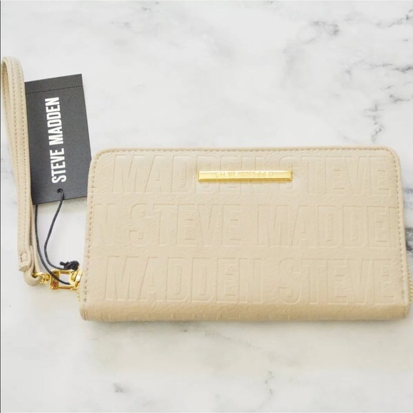 Steve Madden Wristlet - Picture 1 of 4